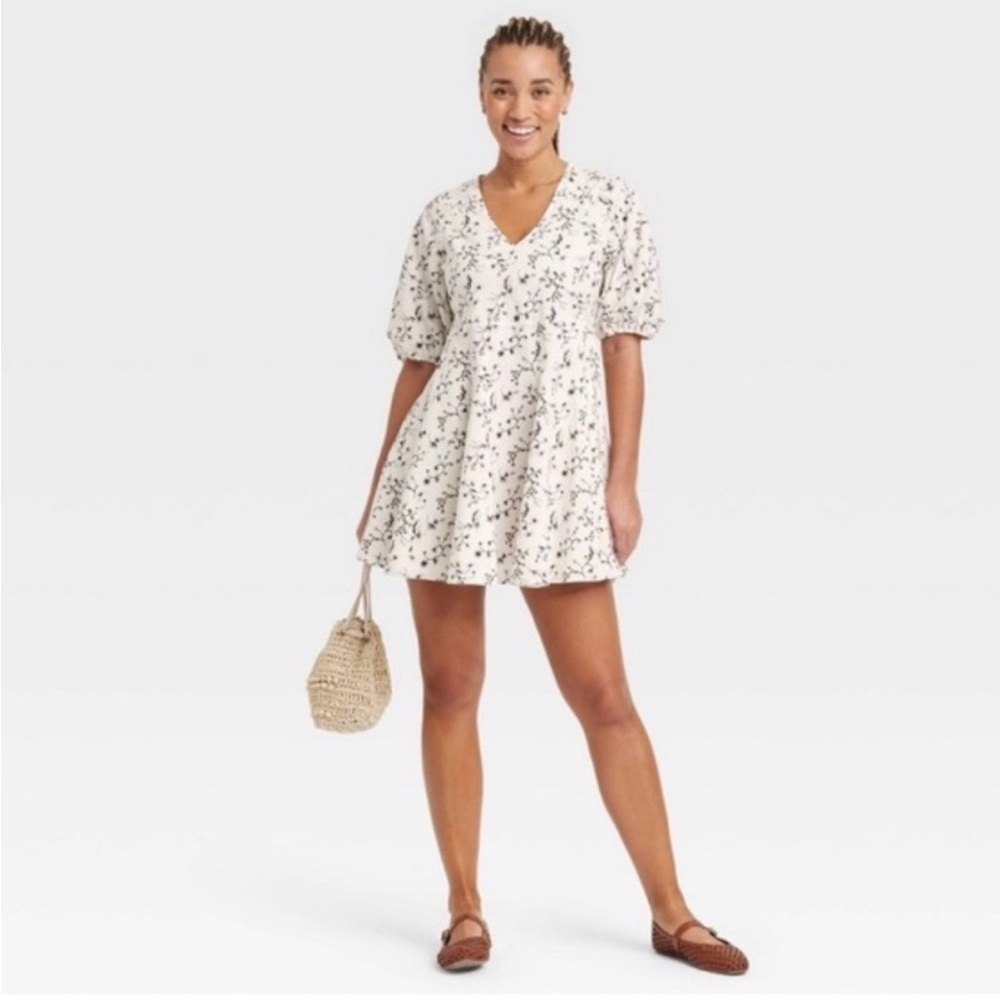 NEW Floral V-Neck Dress